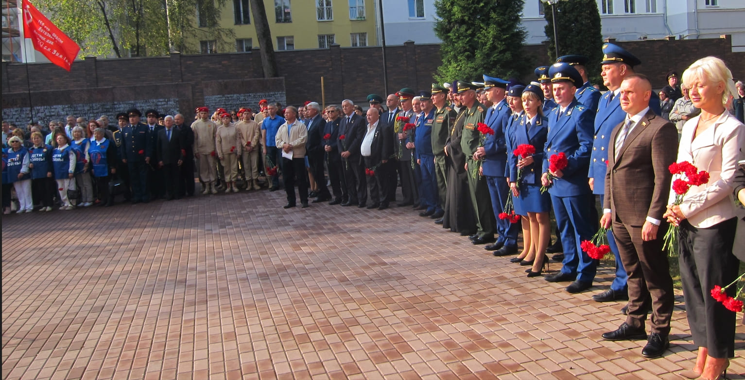 От каждого камня здесь мужеством веет...